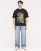 Mockup Boxy Heavyweight Tee Black male full-body 13