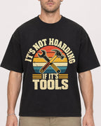 Mockup Boxy Heavyweight Tee Black male close-up 08