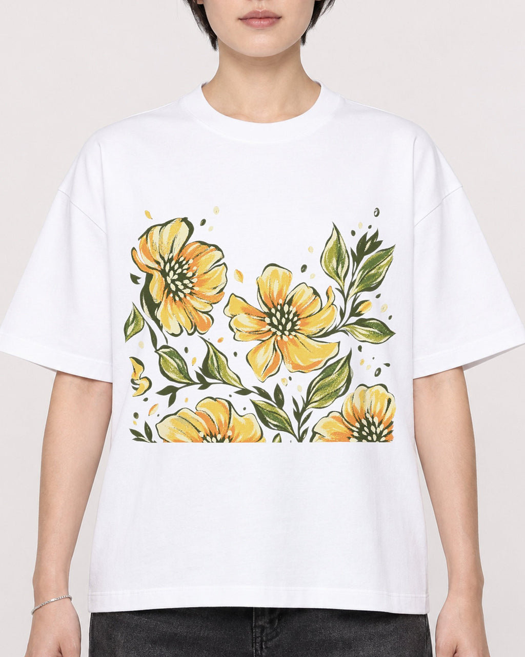 Mockup Boxy Heavyweight Tee White female close-up 23