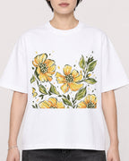 Mockup Boxy Heavyweight Tee White female close-up 23