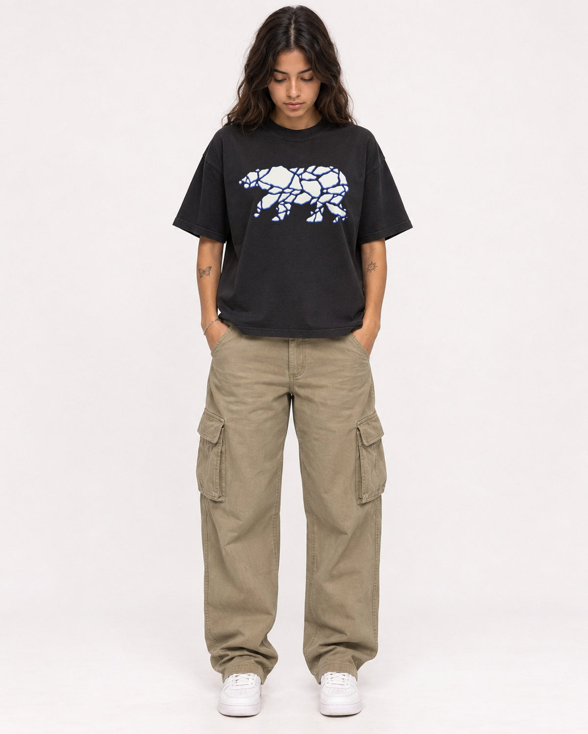Mockup Boxy Heavyweight Tee Black female full-body 06