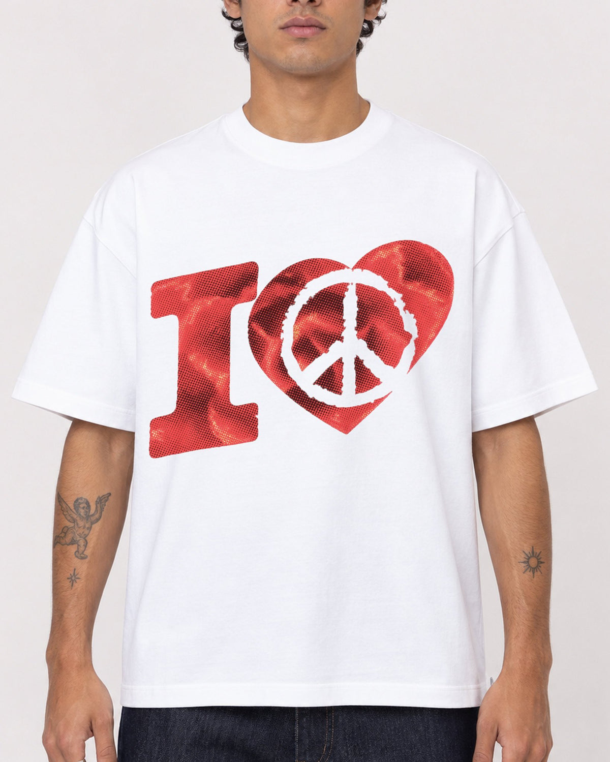 Mockup Boxy Heavyweight Tee White male close-up 06