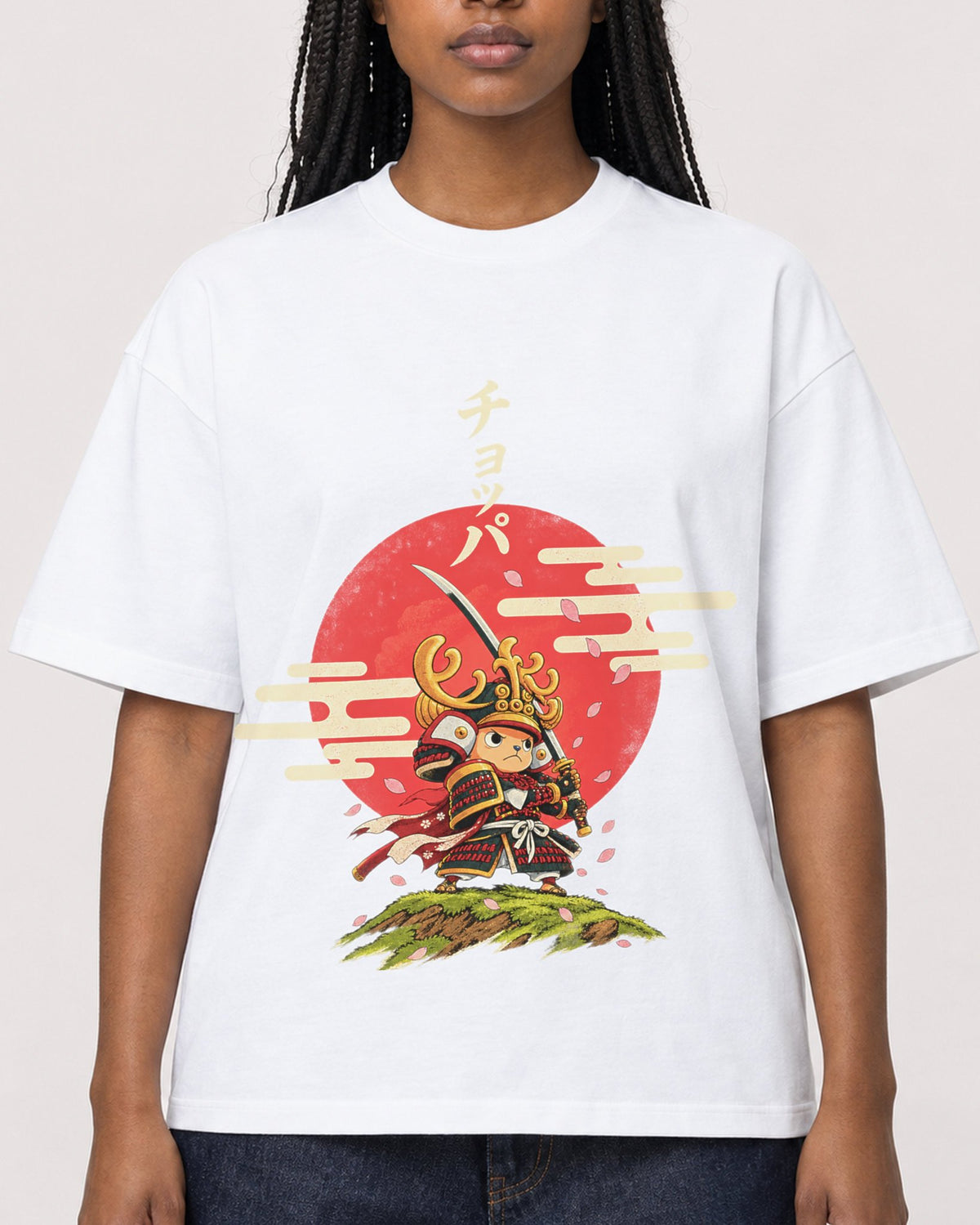 Mockup Boxy Heavyweight Tee White female close-up 04