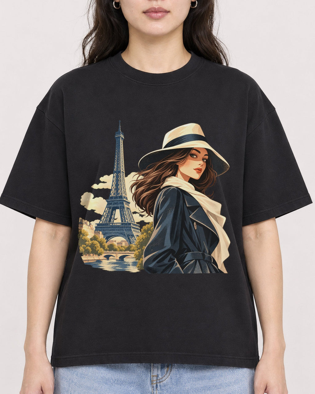 Mockup Boxy Heavyweight Tee Black female close-up 03
