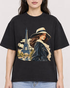 Mockup Boxy Heavyweight Tee Black female close-up 03