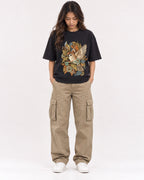 Mockup Boxy Heavyweight Tee Black female full-body 02