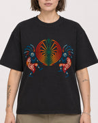Mockup Boxy Heavyweight Tee Black female close-up 18