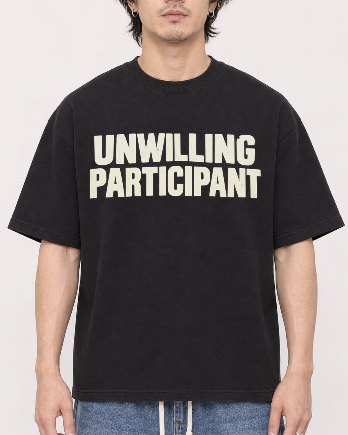 Mockup Boxy Heavyweight Tee Black male close-up 03