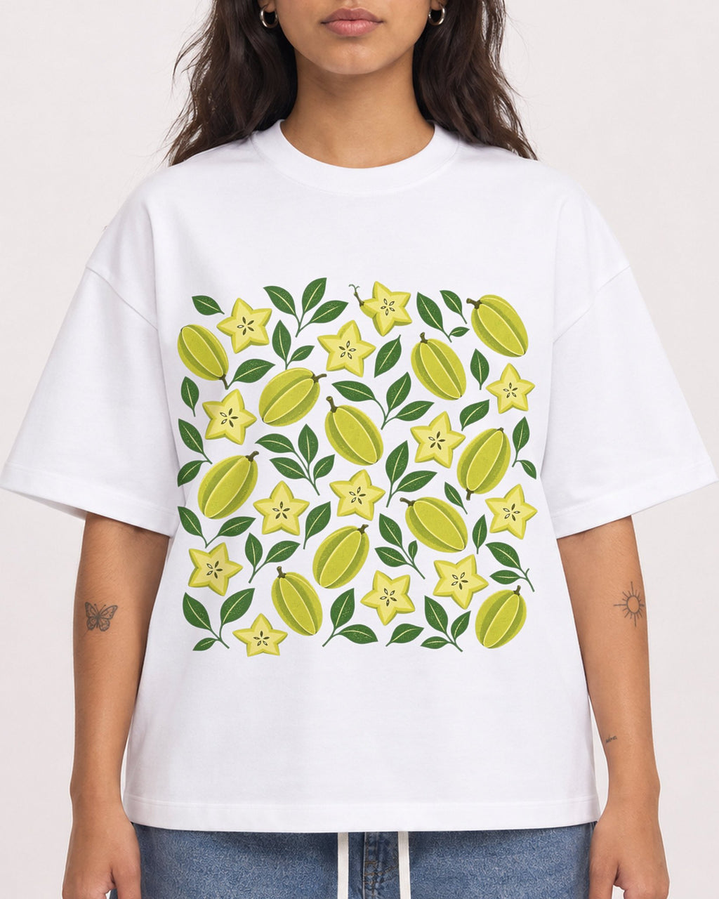 Mockup Boxy Heavyweight Tee White female close-up 06