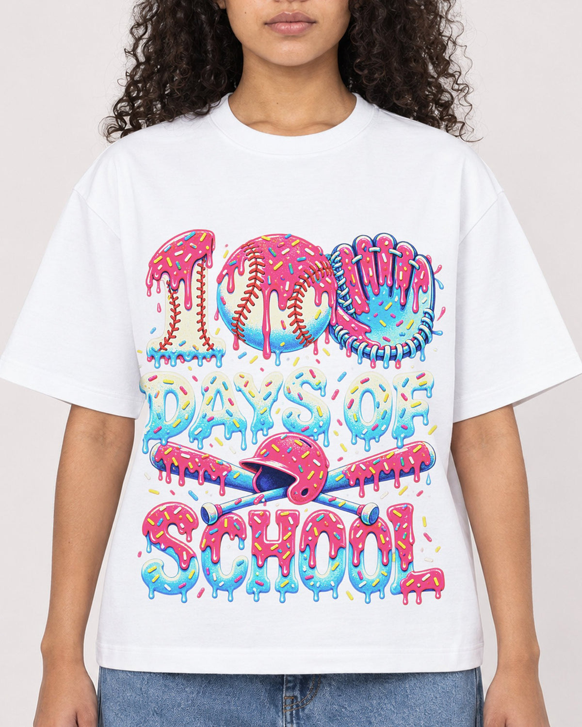 Mockup Boxy Heavyweight Tee White female close-up 10