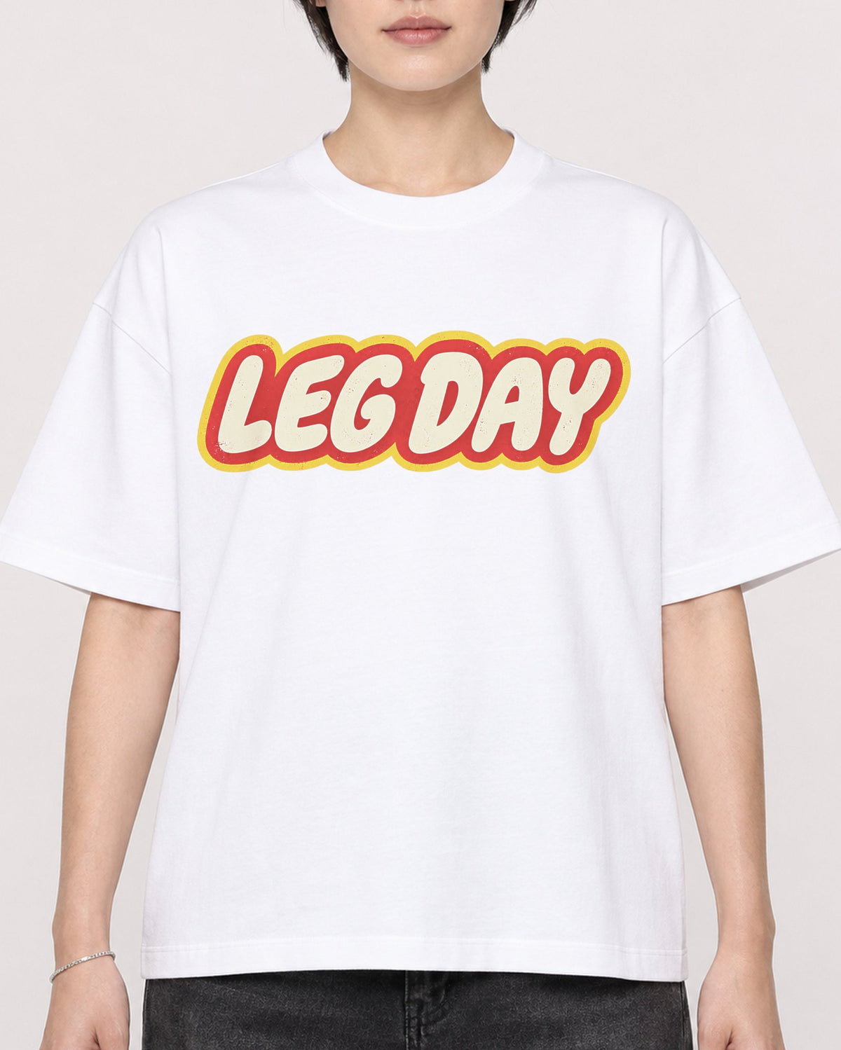 Mockup Boxy Heavyweight Tee White female close-up 23