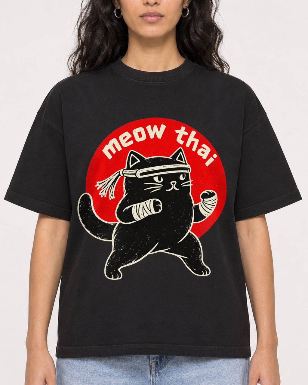Mockup Boxy Heavyweight Tee Black female close-up 07