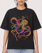 Mockup Boxy Heavyweight Tee Black female close-up 47