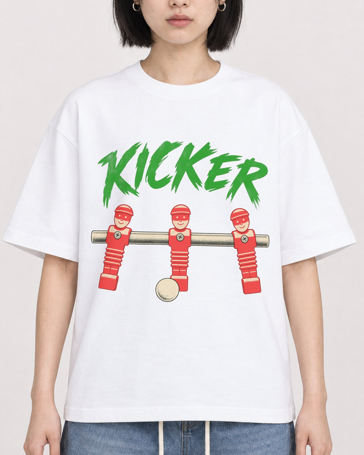 Mockup Boxy Heavyweight Tee White female close-up 11