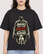 Mockup Boxy Heavyweight Tee Black female close-up 03