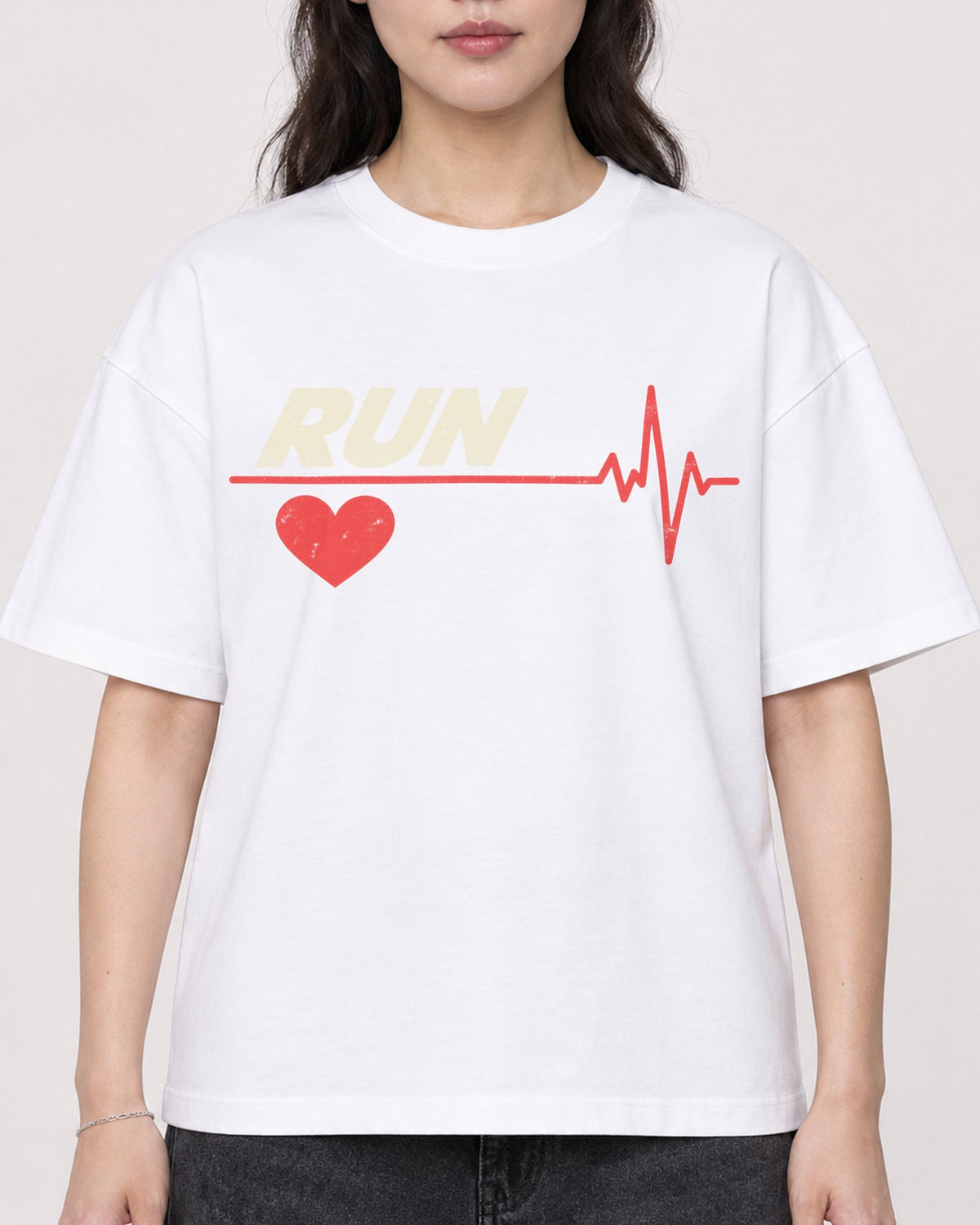 Mockup Boxy Heavyweight Tee White female close-up 03