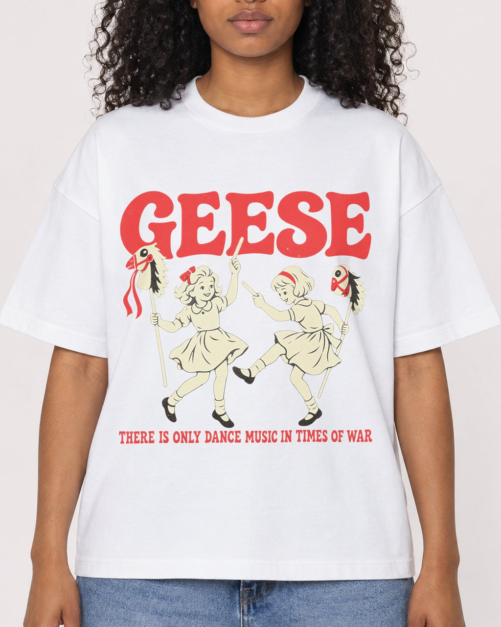 Mockup Boxy Heavyweight Tee White female close-up 05