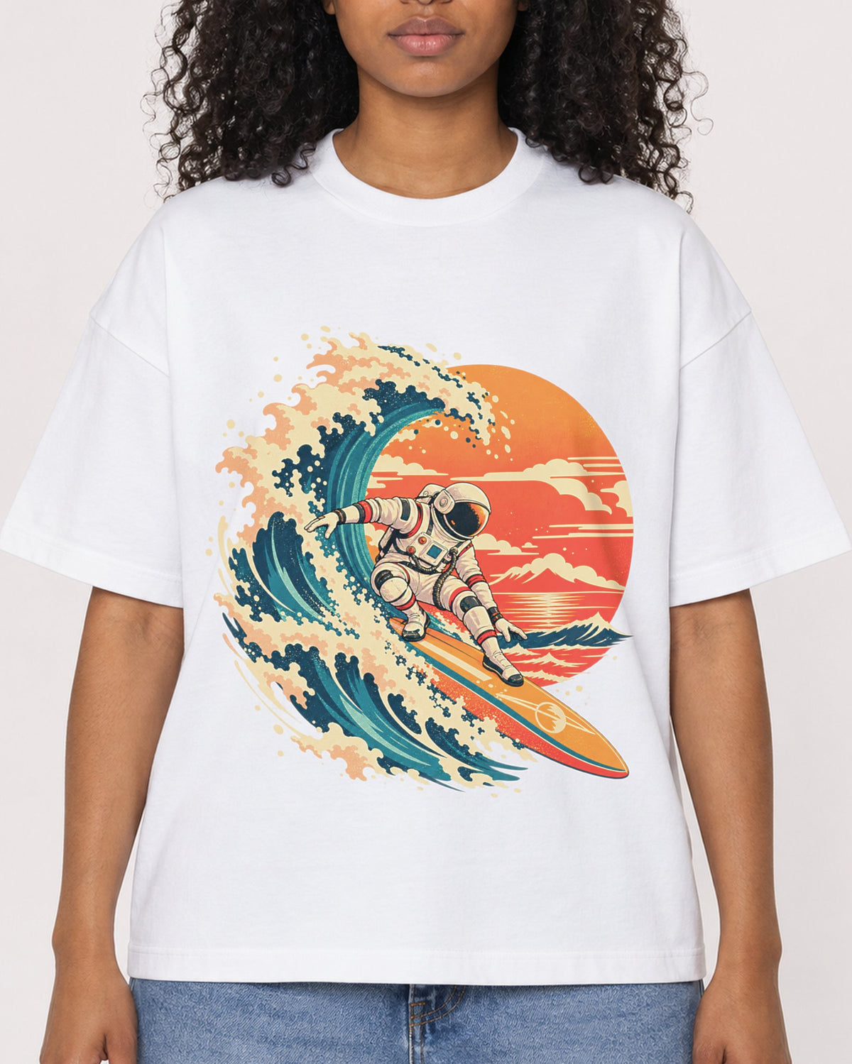 Mockup Boxy Heavyweight Tee White female close-up 05