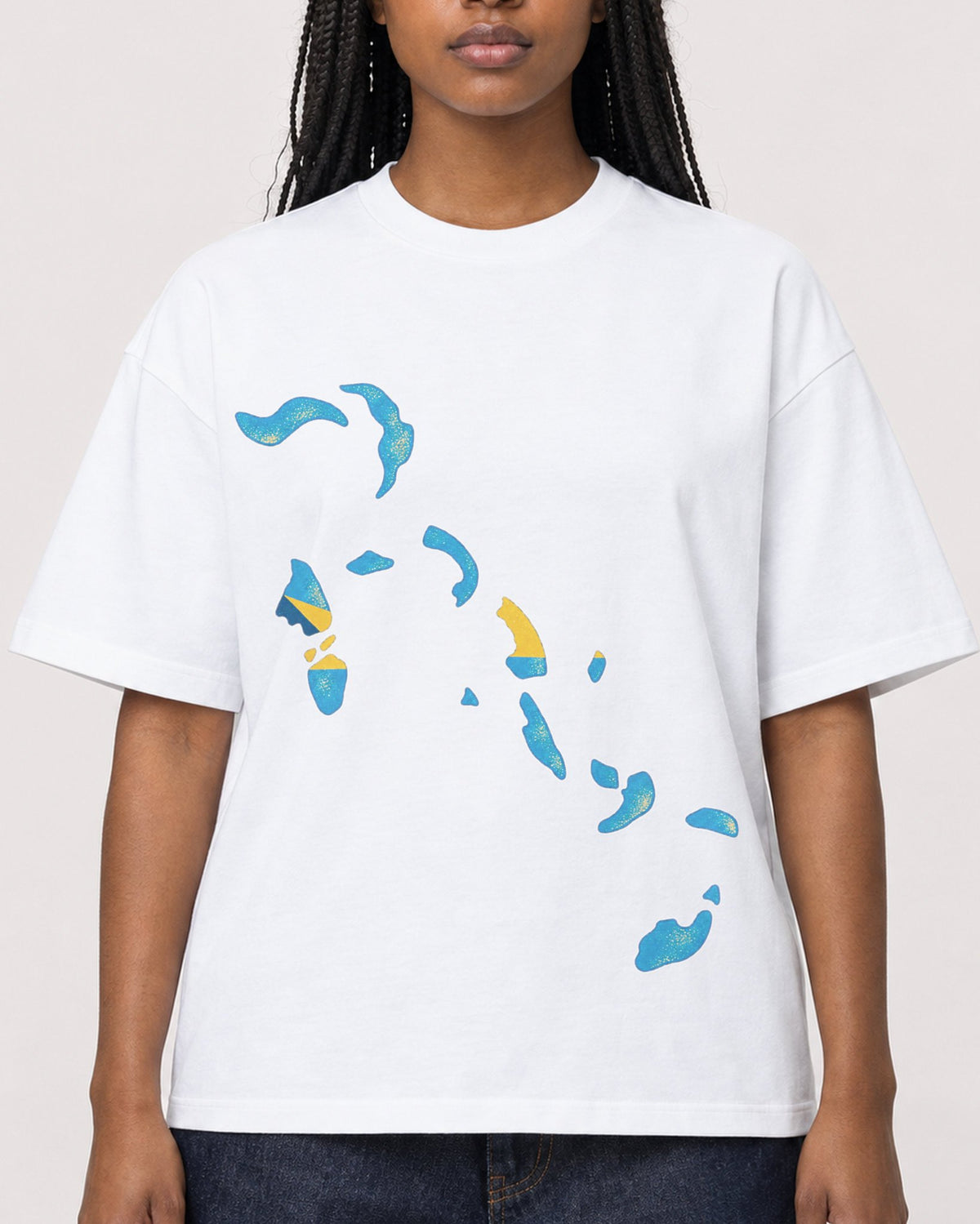 Mockup Boxy Heavyweight Tee White female close-up 04