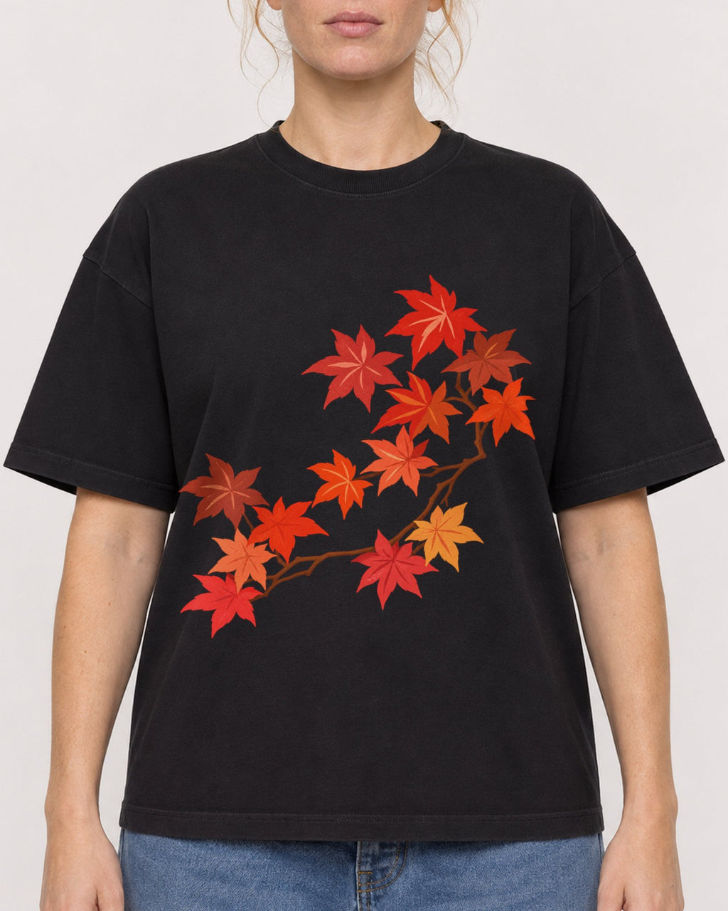 Mockup Boxy Heavyweight Tee Black female close-up 28