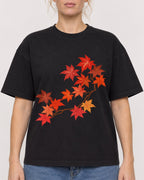 Mockup Boxy Heavyweight Tee Black female close-up 28