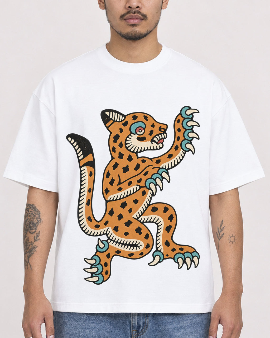 Mockup Boxy Heavyweight Tee White male close-up 12