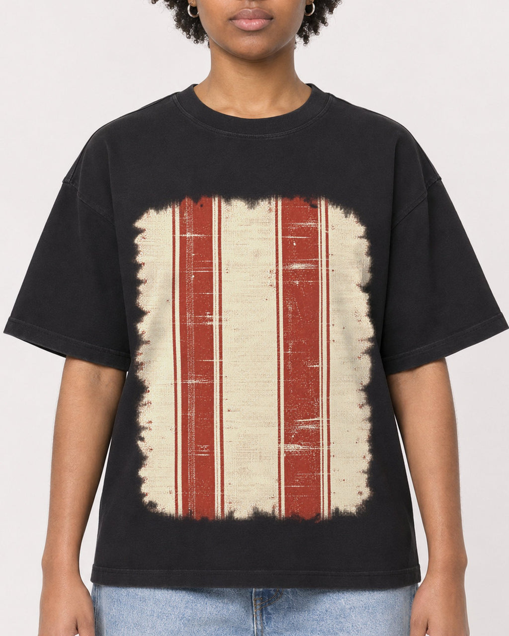 Mockup Boxy Heavyweight Tee Black female close-up 35