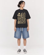 Mockup Boxy Heavyweight Tee Black female full-body 17