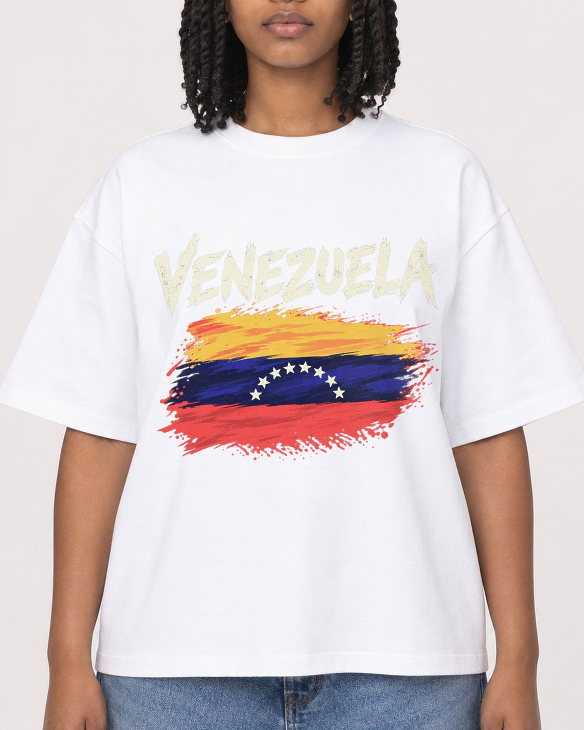 Mockup Boxy Heavyweight Tee White female close-up 15