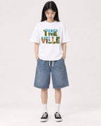 Mockup Boxy Heavyweight Tee White female full-body 01