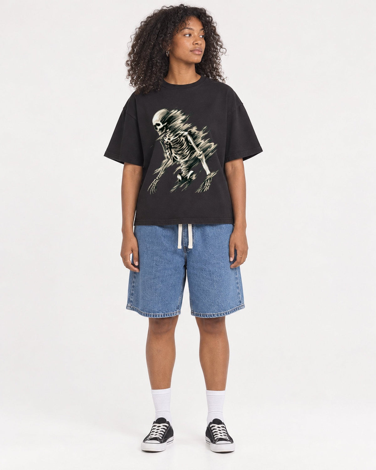 Mockup Boxy Heavyweight Tee Black female full-body 05