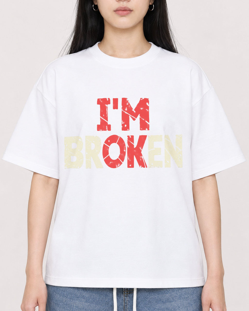 Mockup Boxy Heavyweight Tee White female close-up 01