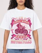 Mockup Boxy Heavyweight Tee White female close-up 10