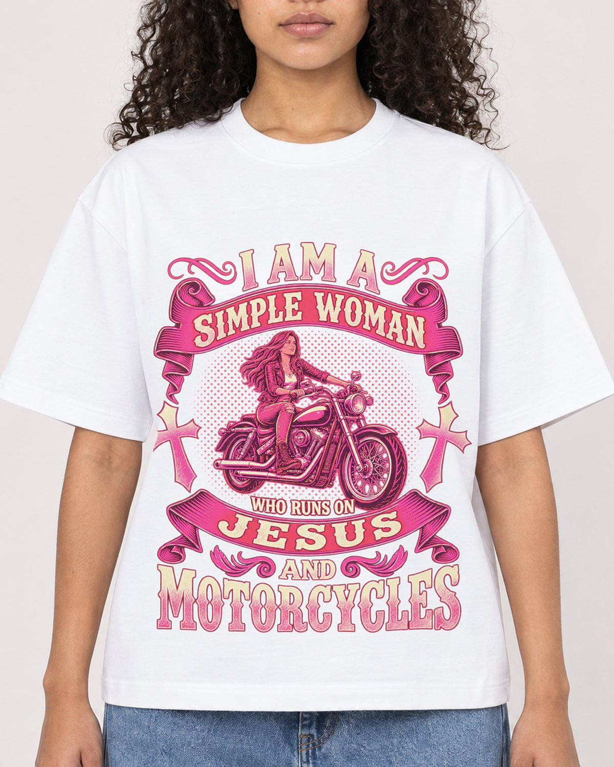 Mockup Boxy Heavyweight Tee White female close-up 10