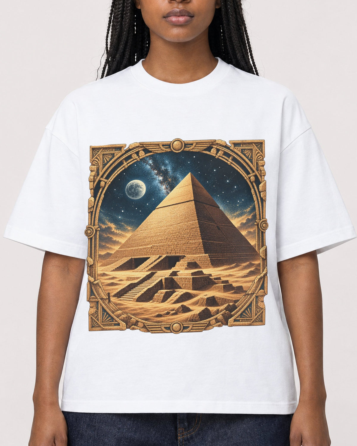 Mockup Boxy Heavyweight Tee White female close-up 04