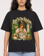 Mockup Boxy Heavyweight Tee Black female close-up 07