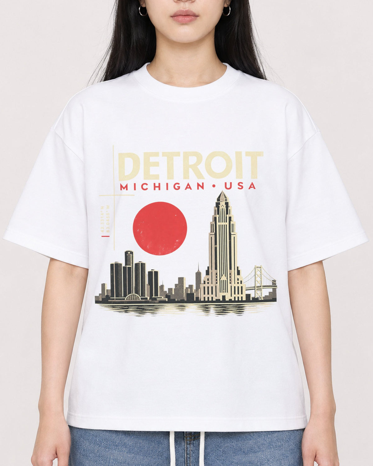 Mockup Boxy Heavyweight Tee White female close-up 01