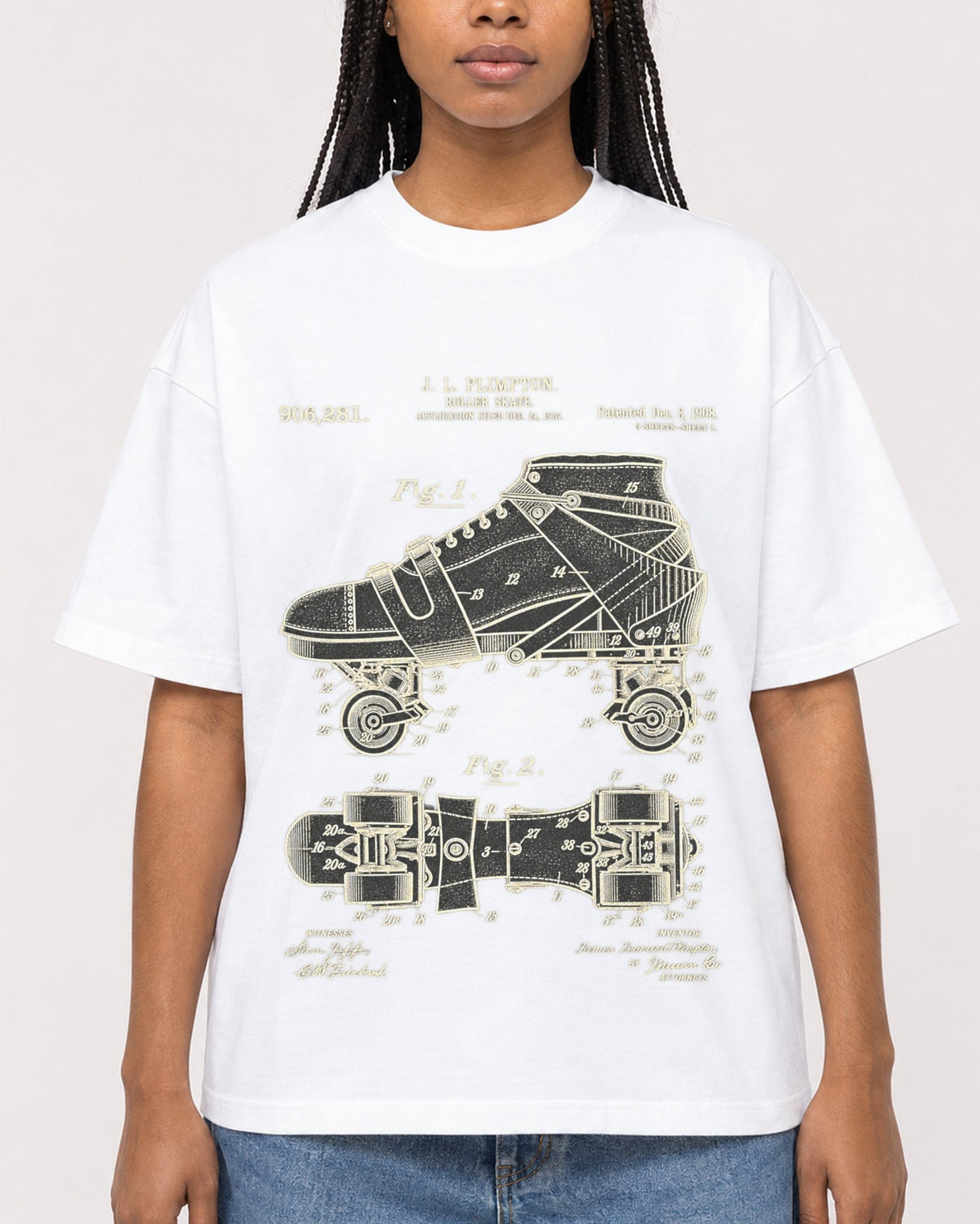 Mockup Boxy Heavyweight Tee White female close-up 45