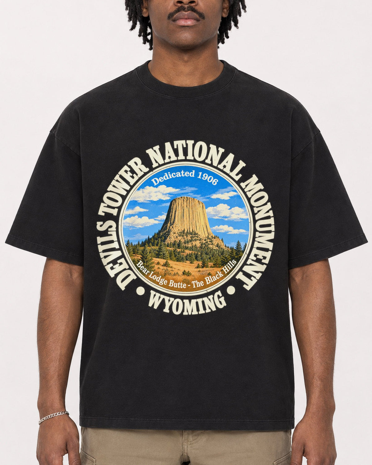 Mockup Boxy Heavyweight Tee Black male close-up 04