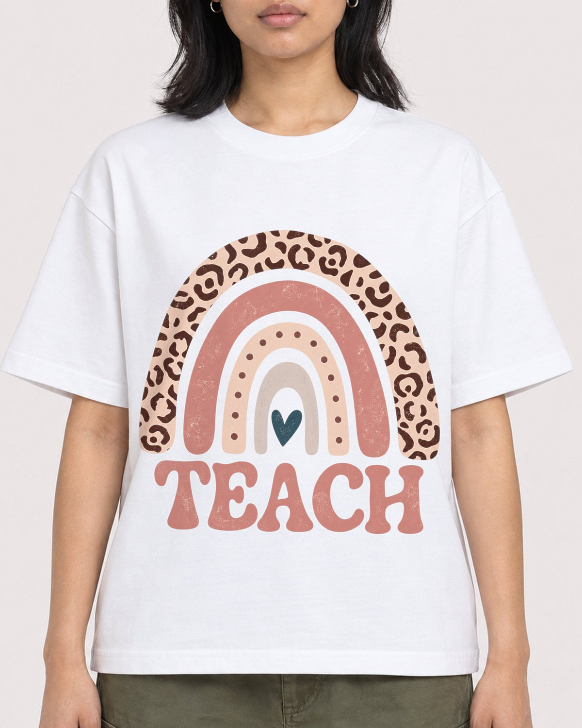 Mockup Boxy Heavyweight Tee White female close-up 22