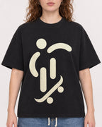 Mockup Boxy Heavyweight Tee Black female close-up 09