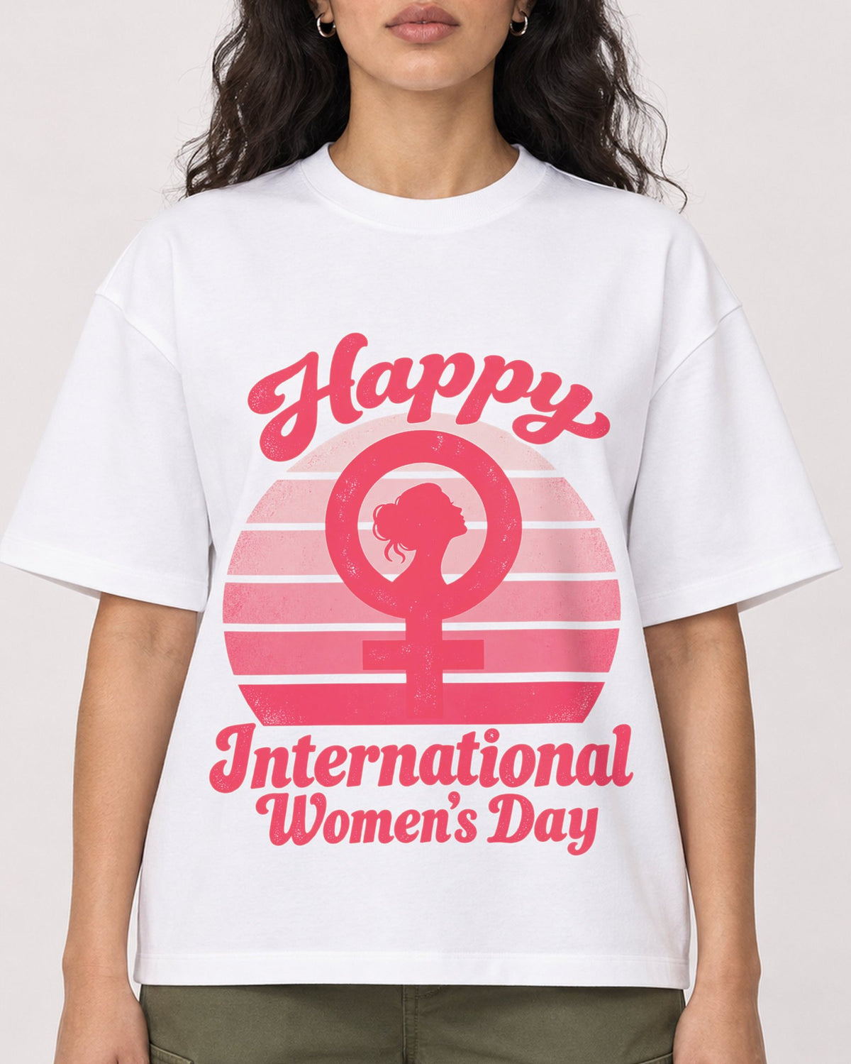 Mockup Boxy Heavyweight Tee White female close-up 07