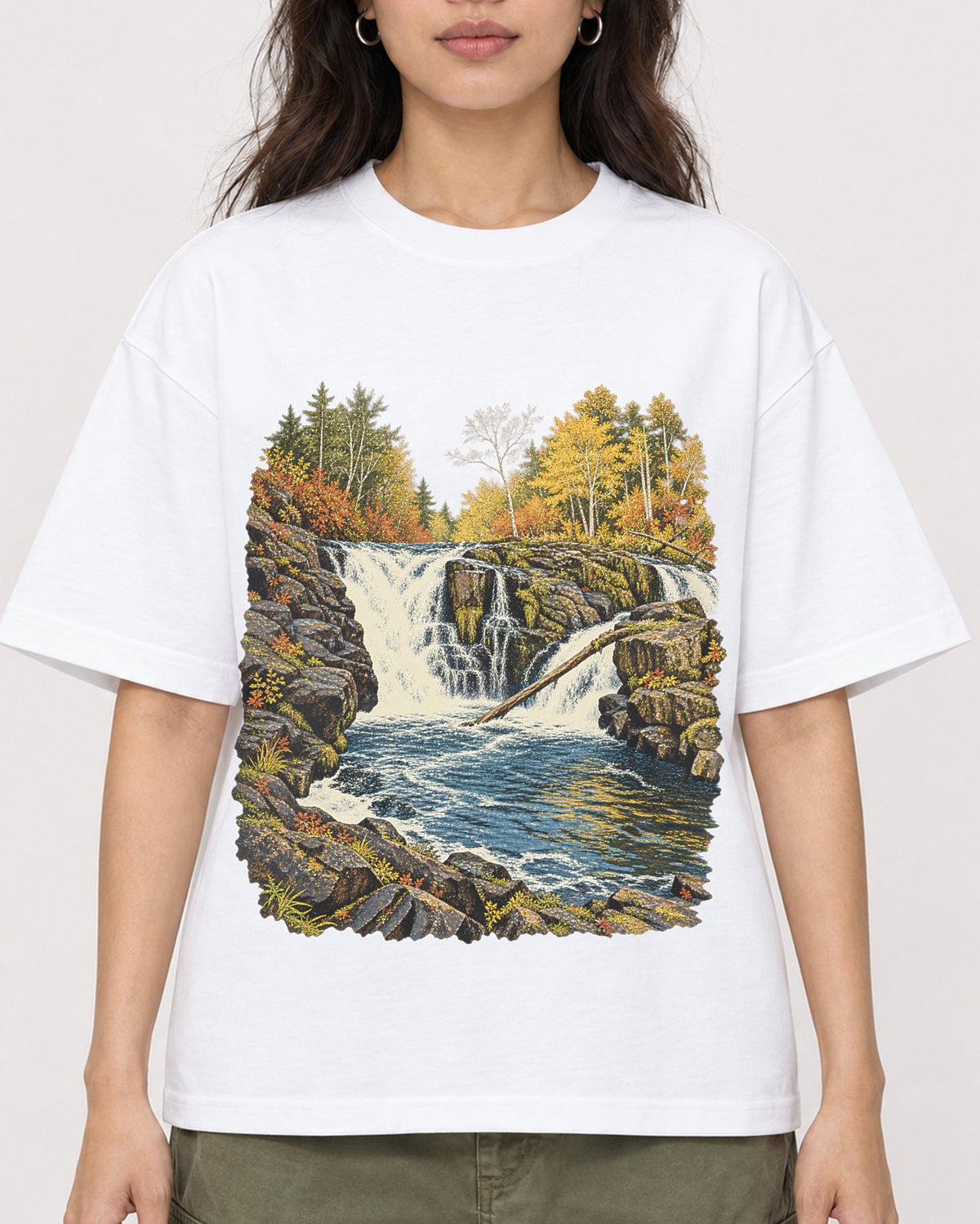 Mockup Boxy Heavyweight Tee White female close-up 02