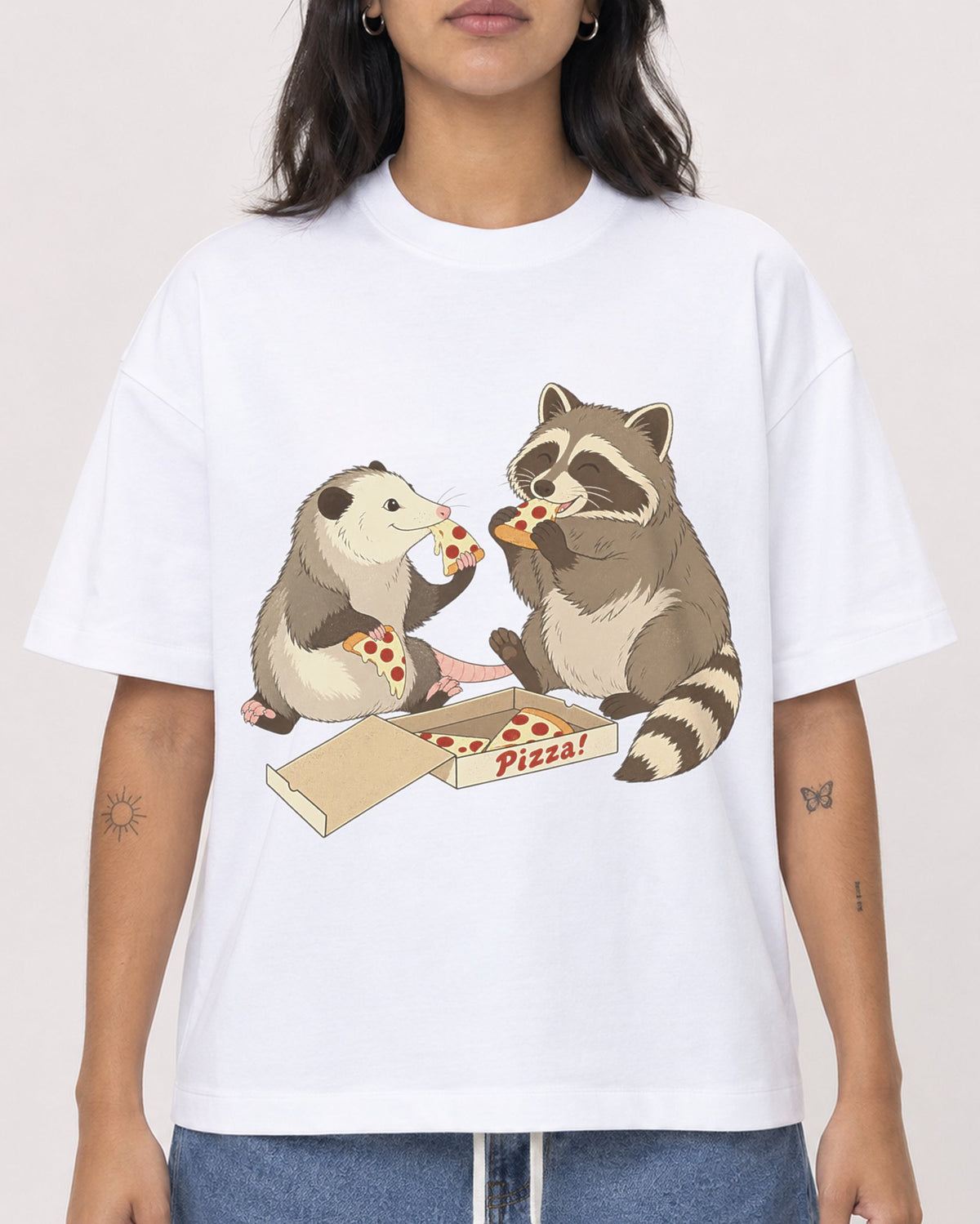 Mockup Boxy Heavyweight Tee White female close-up 36