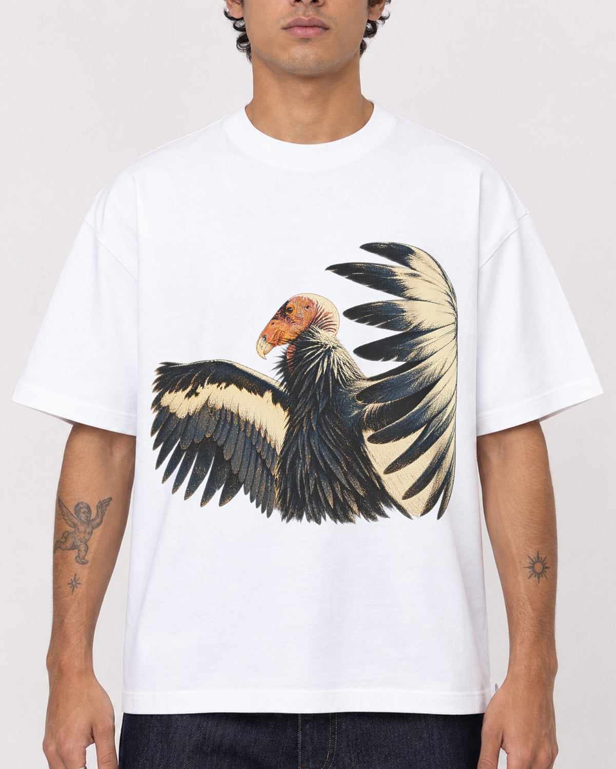Mockup Boxy Heavyweight Tee White male close-up 06