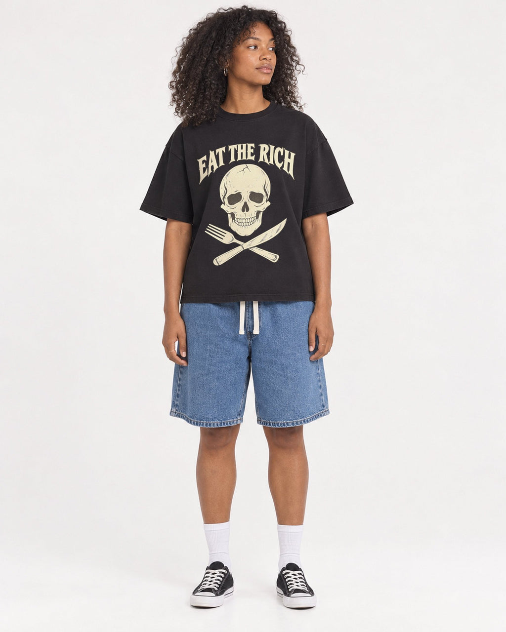 Mockup Boxy Heavyweight Tee Black female full-body 05