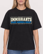 Mockup Boxy Heavyweight Tee Black female close-up 08