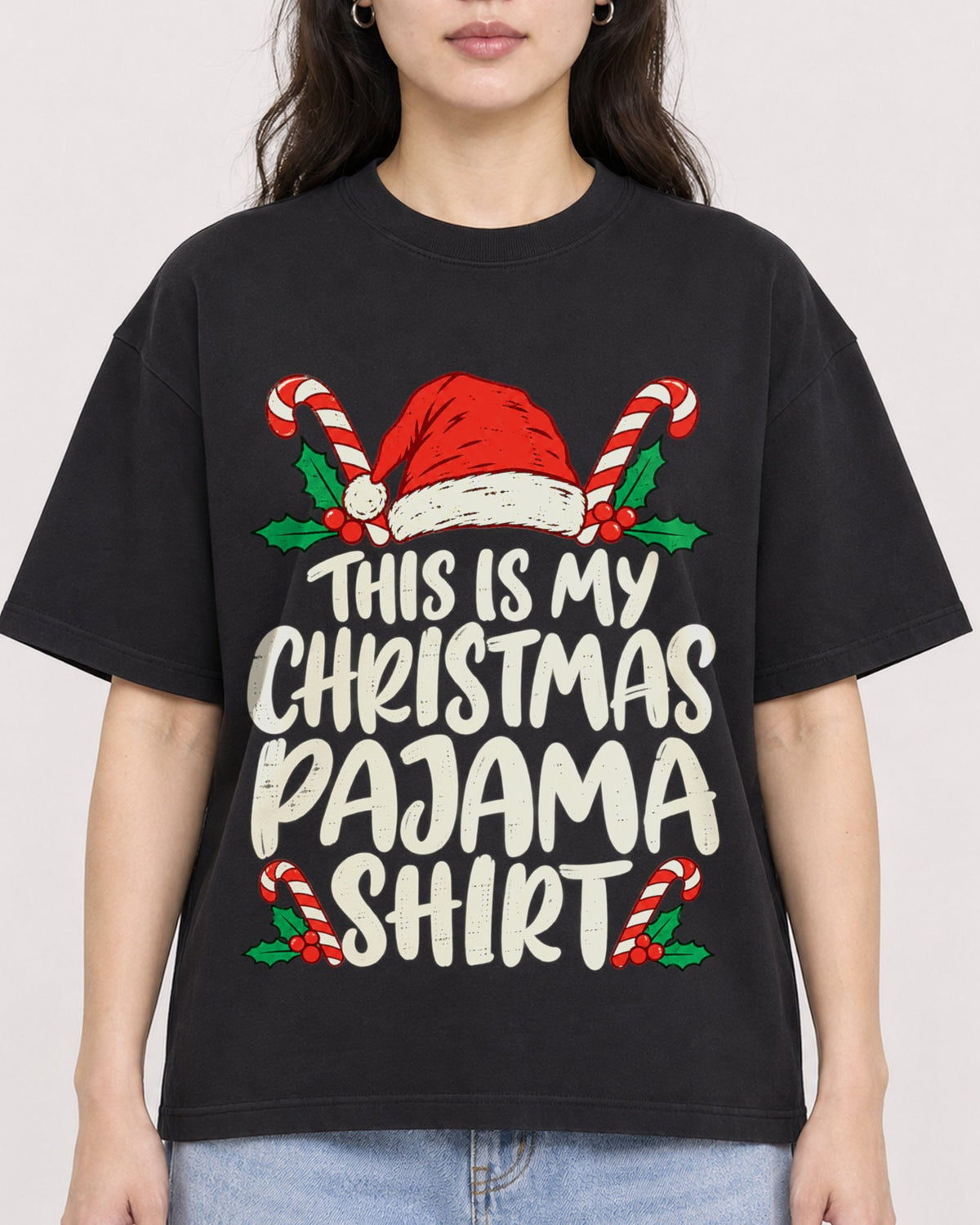 Mockup Boxy Heavyweight Tee Black female close-up 03