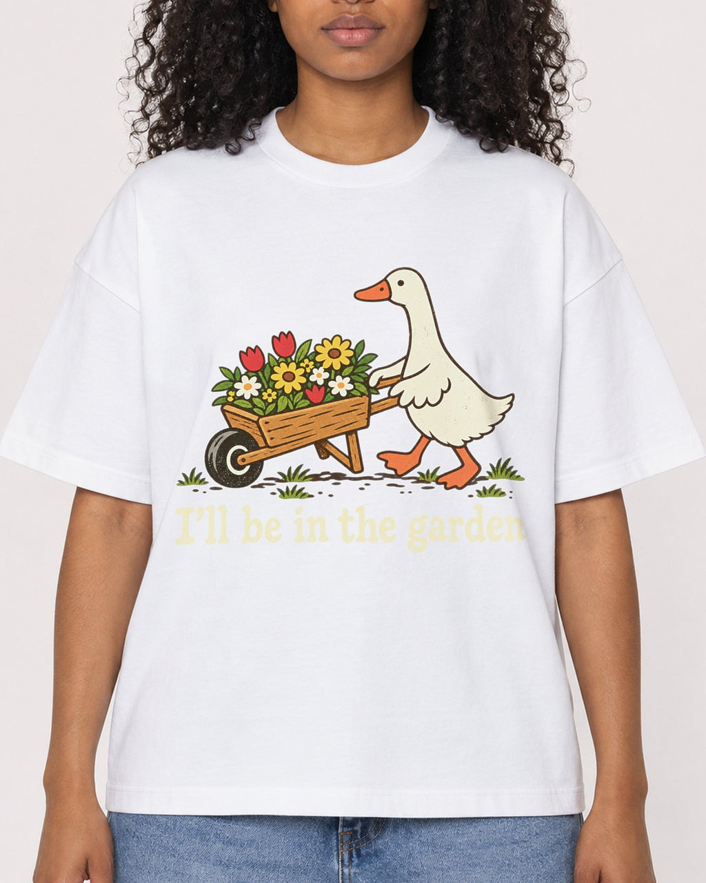 Mockup Boxy Heavyweight Tee White female close-up 05
