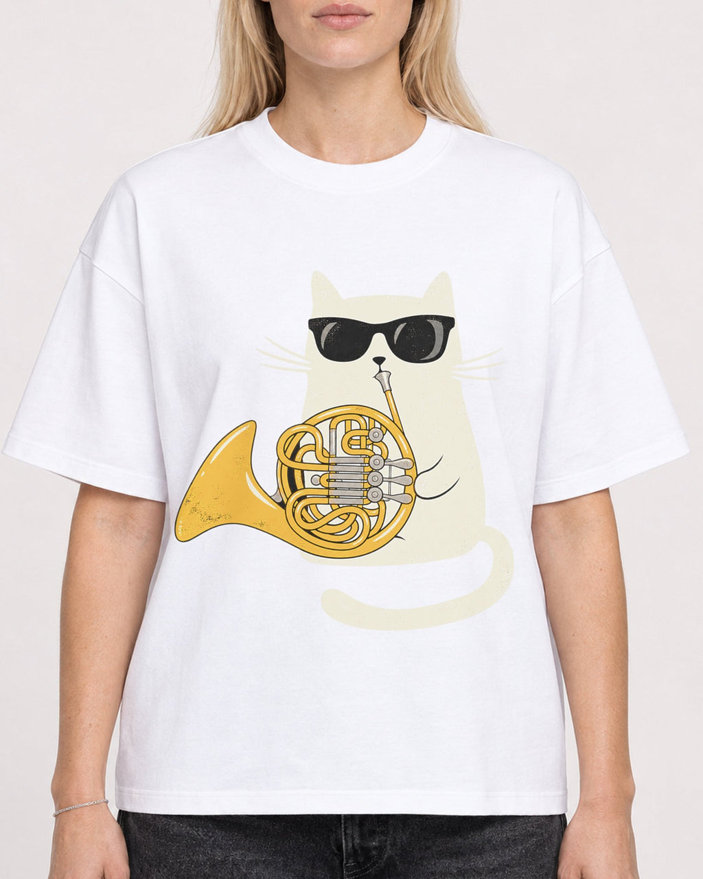 Mockup Boxy Heavyweight Tee White female close-up 08